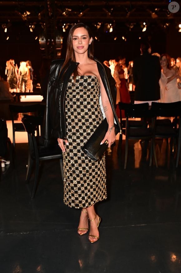 Bruna Biancardi compareceu a desfile de grife em 27 de outubro de 2025 em São Paulo