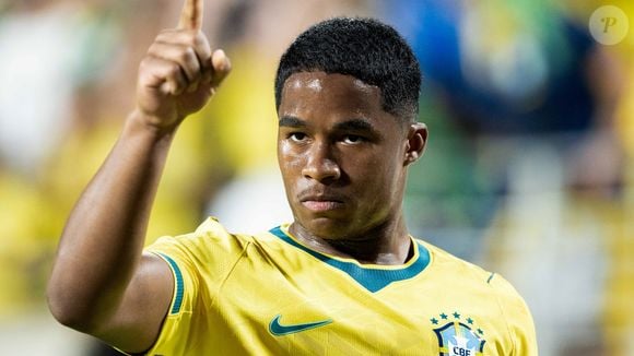 Aos 17 anos, Endrick já era tratado como um fenômeno pela imprensa internacional