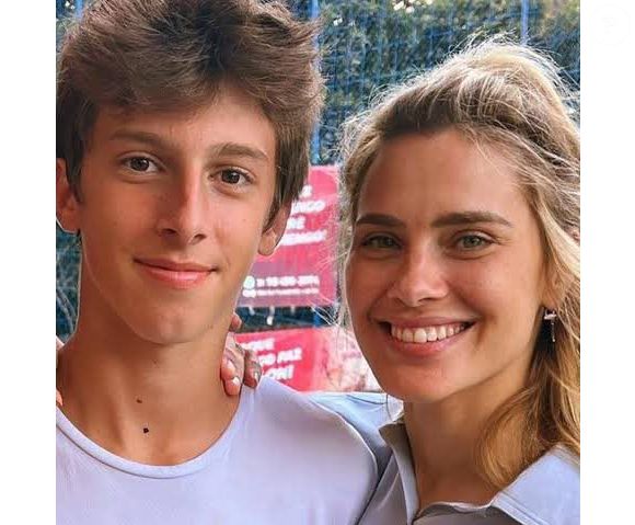Filho de Carolina Dieckmmann, José, ganhou 'bolo de manga' de aniversário