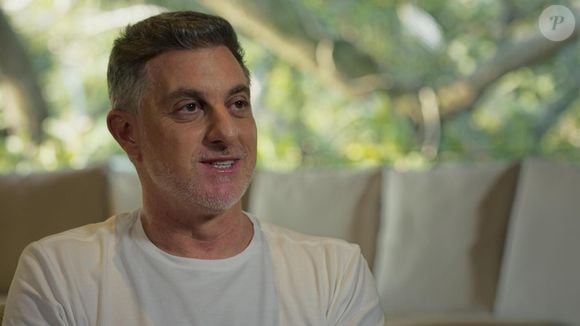 Luciano Huck se envolveu em polêmica com Otaviano Costa após alfinetar o apresentador