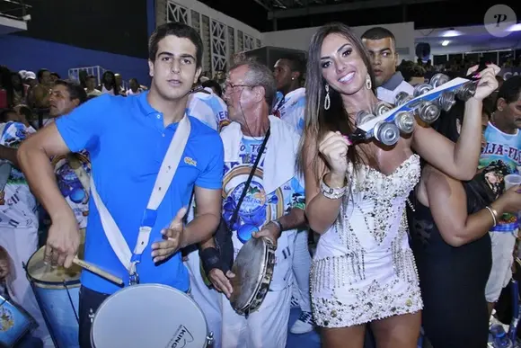 Nicole Bahls e Enzo Celulari: diferença de idade chamou atenção. Ela é 11 anos mais velha que o rapaz, que tinha 15 na época