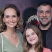 Filha de Fernanda Rodrigues, Bia de 'A Viagem', chama atenção em foto de família: 'Que horas cresceu assim!?'