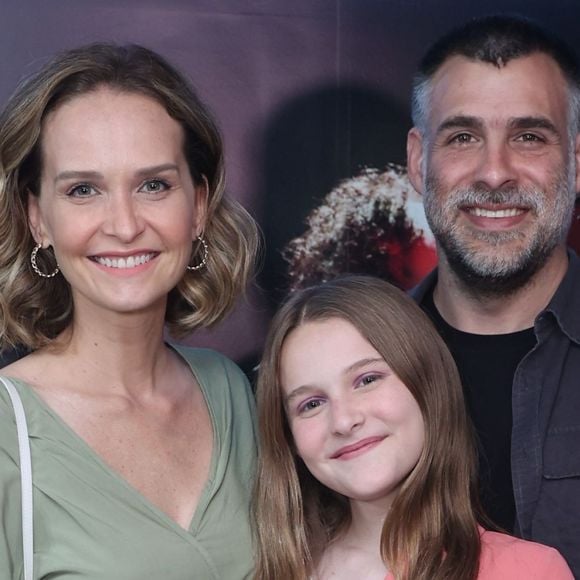Filha de Fernanda Rodrigues, Bia de 'A Viagem', chama atenção em foto de família: 'Que horas cresceu assim!?'