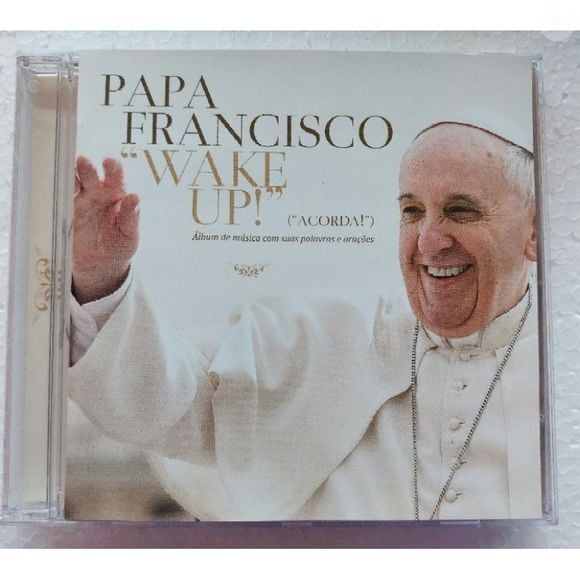 Em 2015, Papa Francisco, lançou um álbum musical com influências de rock progressivo. Intitulado 'Wake Up!'
