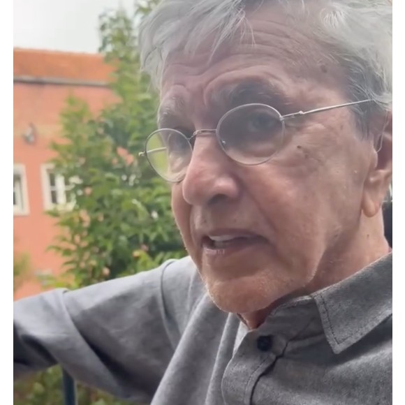 Caetano Veloso, então, disse que conhecia apenas Vini Jr. e definiu o jogador como importantíssimo, já que "enfrenta o racismo com muita firmeza"