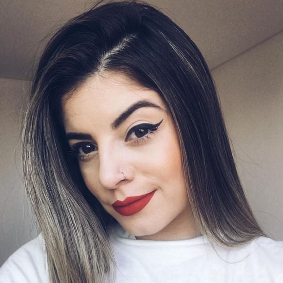 Do liso ao ondulado, penteados de Gkay também sempre foram muito diferentes