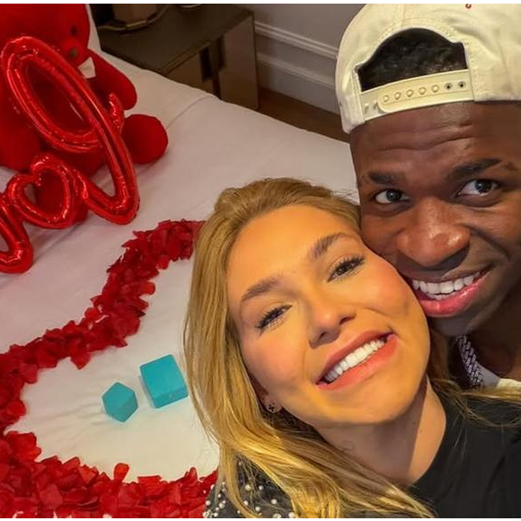 Mesmo sob pressão no clube, Vinicius Júnior vive fase romântica com Virgínia Fonseca e casal “V e V” conquista fãs