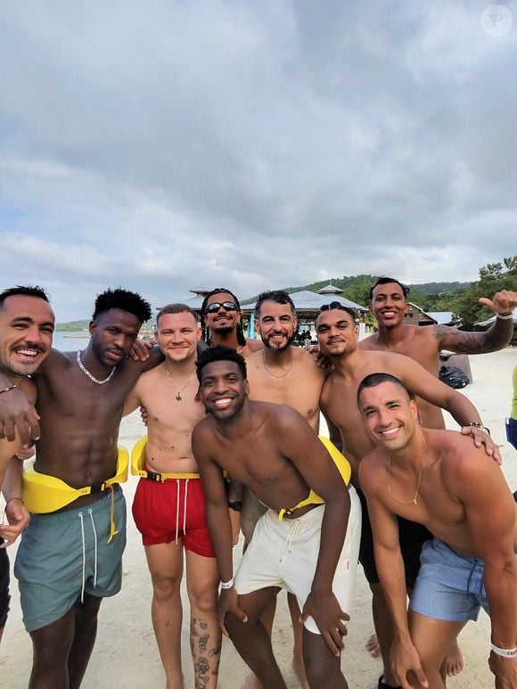 Vini Jr. e amigos em viagem