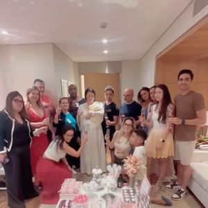 Zezé Di Camargo fez um brinde com Graciele Lacerda e a família após nascimento da filha Clara