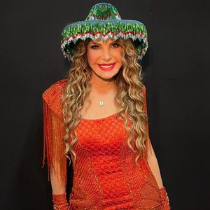 Antes mais natural, fãs notaram que Elba Ramalho vinha aparecendo mais 'esticada'