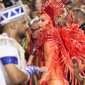 Primeiro desfile oficial de Virgínia na Grande Rio agitou as redes sociais