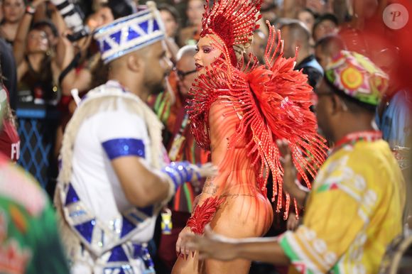 Primeiro desfile oficial de Virgínia na Grande Rio agitou as redes sociais