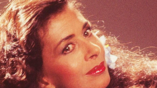 Lançada no final da década de 70, esta marca espanhola assina meu perfume de cabeceira: tem um aroma cítrico chique de mamão e kiwi que agrada quem ama sensação de limpeza e banho tomado