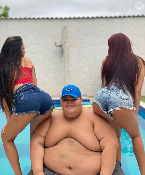 Apesar da estatura corporal, Gordão da XJ não deixava de publicar fotos e vídeos sem camisa nas redes sociais