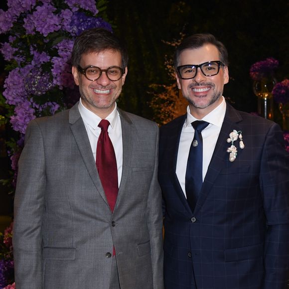 Festa de renovação de votos de Roberto Justus e Ana Paula Siebert contou com a presença de Bruno Astuto e do marido, Sandro Barros