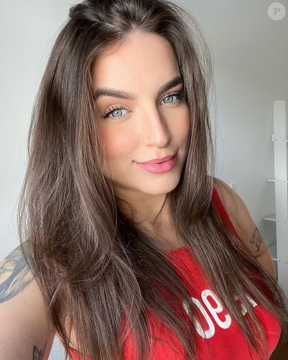 Bruna Unzueta: "Engordei por causa da ansiedade, já que descontava tudo na comida"