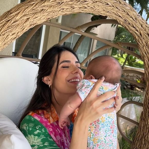 Serena, filha de Jade Magalhães e Luan Santana, nasceu no dia 28 de dezembro de 2024