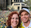 Carla Zambelli entrou na polêmica após divulgar um vídeo de Netinho cantando "Milla" em uma manifestação política. Segundo reportagem do g1, Manno Góes recorreu à Justiça e conseguiu uma liminar que impediu a então deputada de manter no YouTube o registro da apresentação realizada no ato pró-Bolsonaro