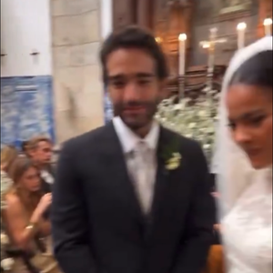 Vestida de noiva, Maria de Fátima surge ao lado de Afonso Roitman em cenas do aguardado casamento no remake