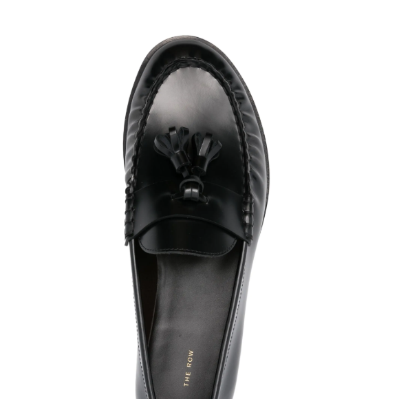 Bruna Marquezine usou mocassim da grife The Row.