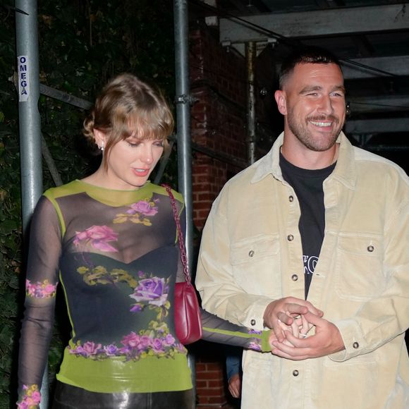 Segundo a imprensa internacional, Taylor Swift e Travis Kelce convidaram 1000 pessoas para a celebração, incluindo famosos