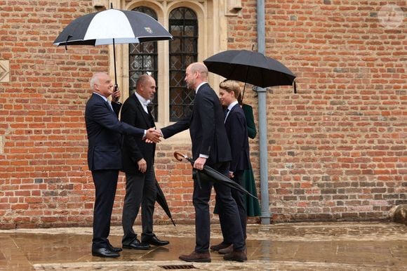 De acordo com a imprensa internacional, o Eton College é a 6ª instituição de ensino mais cara do país e uma das mais tradicionais do Reino Unido