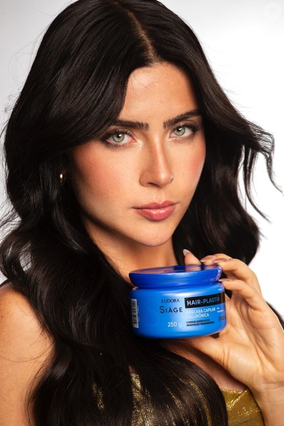 Jade Picon deu início a uma nova fase em sua carreira e em seu visual.