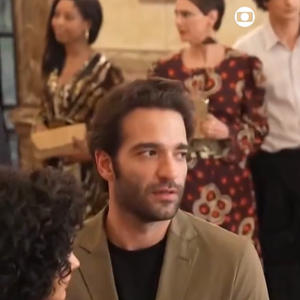 A personagem passará a acompanhá-lo durante o tratamento, marcando uma virada no núcleo.