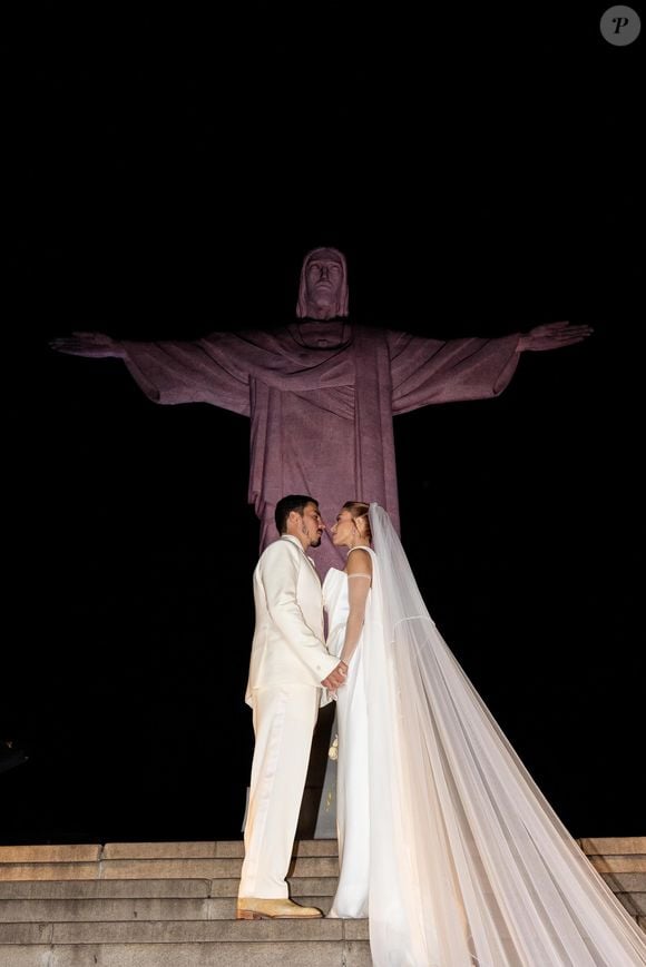 Giovanna Lancellotti e Gabriel David se casaram aos pés do Cristo Redentor