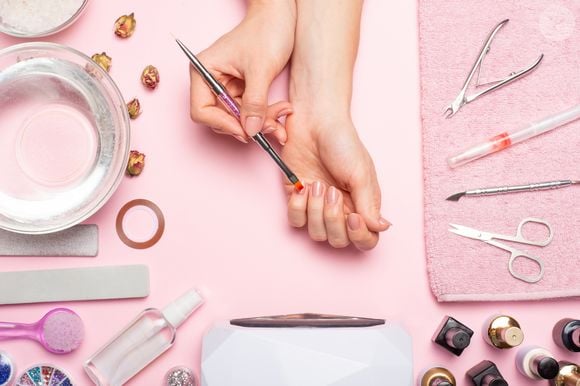 Dicas e truques para remover as unhas em gel em casa