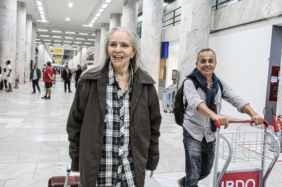 A cantora Angela Ro Ro morreu nesta segunda-feira (08), aos 75 anos, vítima de uma infecção.