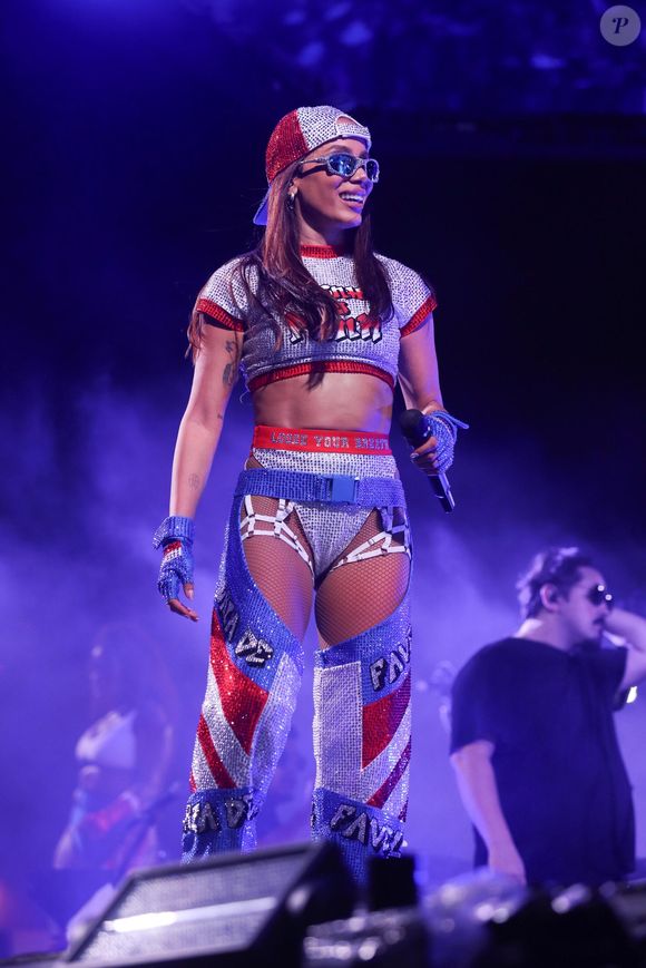 Anitta iniciou maratona do Ensaios da Anitta, que passará por estados do Nordeste, Sudeste e Sul, além da capital federal