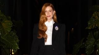 Do smoking elegante ao slip dress Alta Costura dramático: 15 fotos de Marina Ruy Barbosa em 'dobradinha fashion' de looks ao lançar novo filme em Campos do Jordão (SP)
