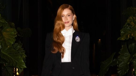 Do smoking elegante ao slip dress Alta Costura dramático: 15 fotos de Marina Ruy Barbosa em 'dobradinha fashion' de looks ao lançar novo filme em Campos do Jordão (SP)