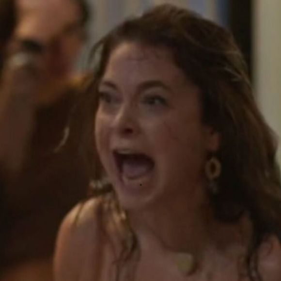 Filipa (Claudia Abreu) é internada em clínica por Jaques e sofre nas mãos do vilão