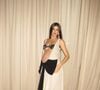Camila Queiroz ajudou a ressignificar a moda durante a gravidez com looks icônicos e repletos de estilo, sem abrir mão do conforto