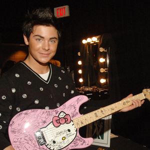 2006: você se lembra que Zac Efron já foi moreno? O galã apareceu assim no Billboard Music Awards daquele ano