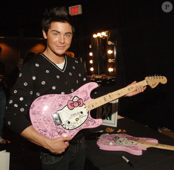 2006: você se lembra que Zac Efron já foi moreno? O galã apareceu assim no Billboard Music Awards daquele ano