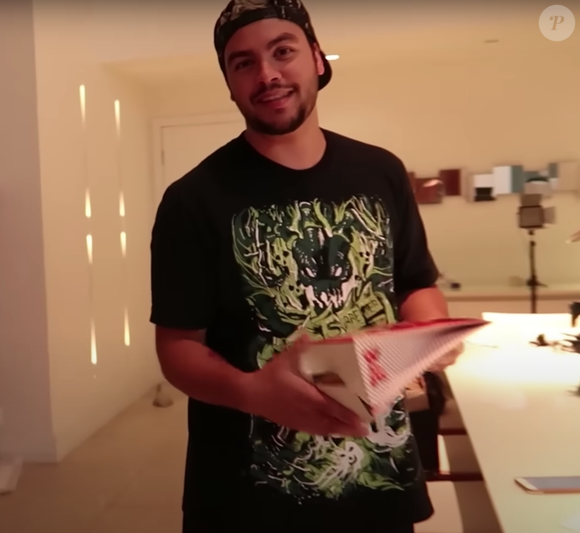 O nicho de comidas nada saudáveis também era muito forte no canal de Luccas Neto