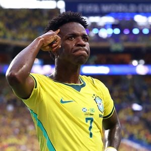 Vini Jr. costuma comer um pouco de açaí, uma das principais frutas brasileiras, para melhorar seu desempenho em campo