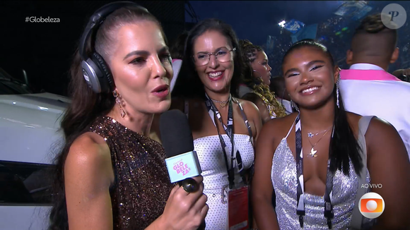 Luiza Flor deu entrevista para Mariana Gross junto com a mãe, Elaine