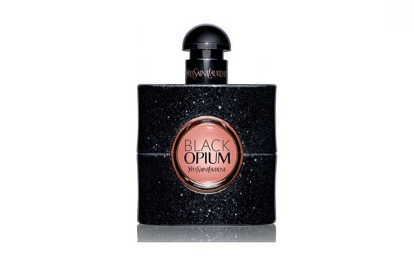 Perfume Black Opium, da Yves Saint Laurent, traz um contraste entre o Café e as Flores Brancas, criando uma sensação que beira o êxtase, perfeito para as mulheres do signo de Escorpião