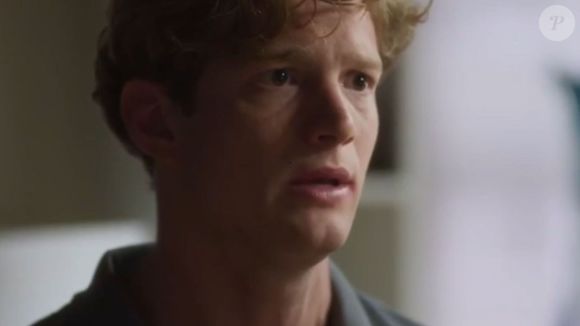 Beto (Pedro Novaes) decide de casar com Bia (Maísa) em Garota do Momento