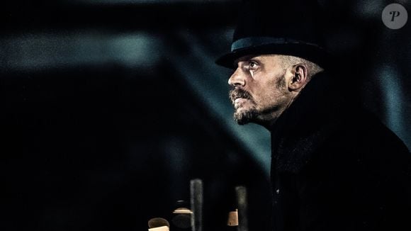 Na minissérie 'Taboo', James Delaney (Tom Hardy) é hermético e fisicamente intimidador.