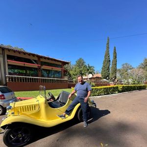 Segundo informações do portal iG, o apresentador possui uma fortuna avaliada em cerca de R$ 1 bilhão, com investimentos que incluem fazendas, emissoras de TV e rádios em todo o país