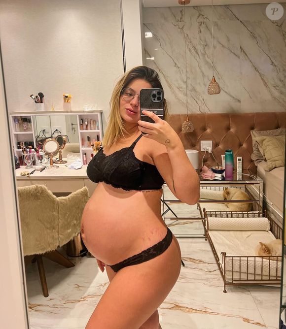 Corpo de Viih Tube mudou bastante nos últimos meses de gravidez