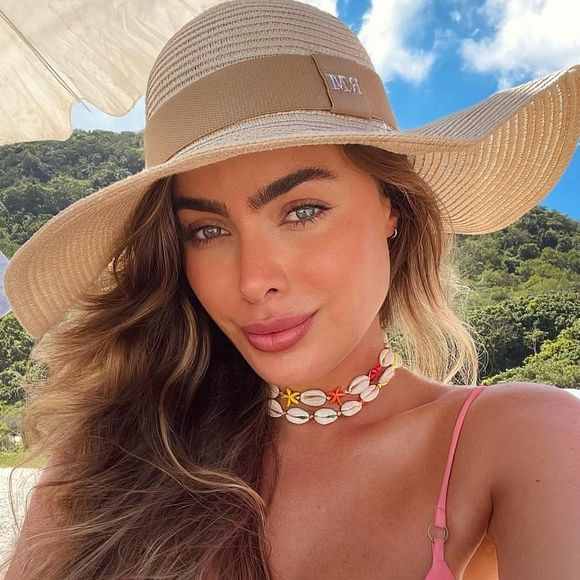 Rayanne Morais já foi alvo de outra grave acusação pública. Ela ganhou o título de Miss Rio de Janeiro, mas foram inúmeros os apontamentos de que o concurso estava comprado