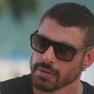 Cauã Reymond negou as brigas durante uma entrevista.