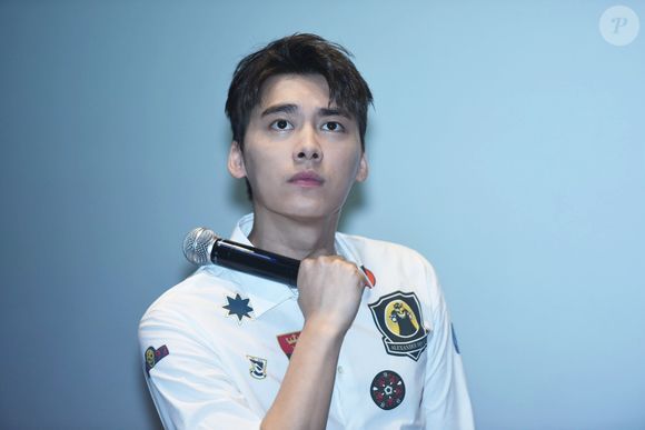 O ator chinês Li Yifeng foi preso sob acusações de aliciar prostitutas. Mais um contratado da Prada que perdeu o vínculo após polêmica