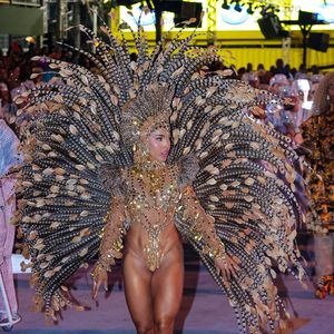 Mayara Lima referenciou os Ikins de Orunmilá, sementes sagradas, em sua fantasia